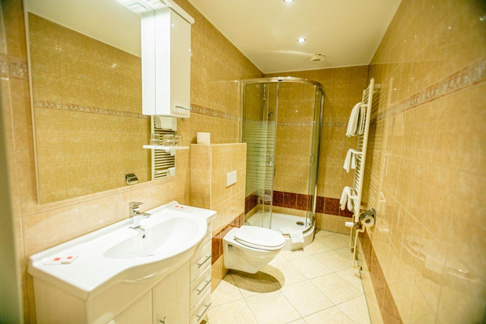 Hotel Zum Goldenen Loewen Peitz Εξωτερικό φωτογραφία